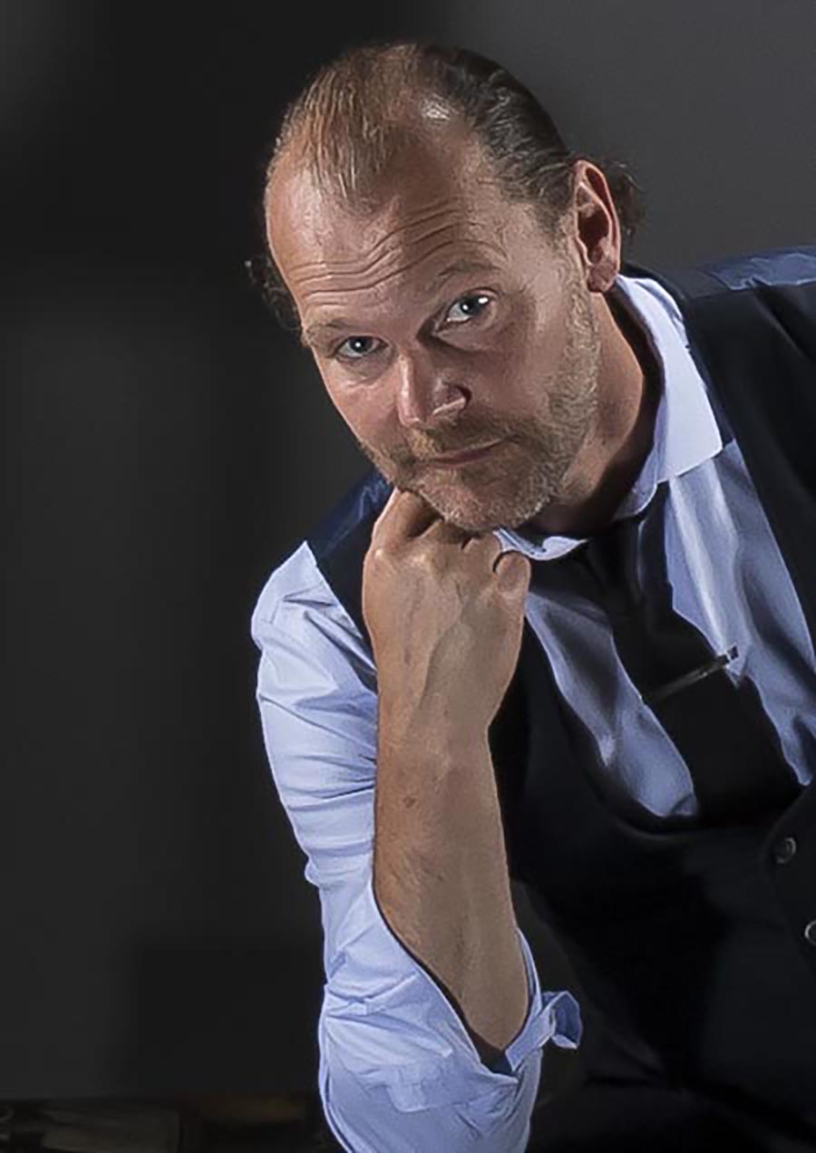 Anthony James anime une session de mentalisme en entreprise