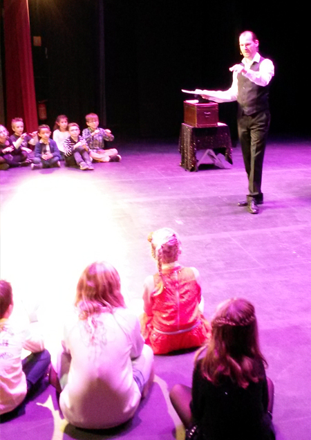 Atelier Enchanteur - Magicien lyon - Rhone Alpes - spectacle - enfant - centre loisirs - mjc - anniversaire - CE