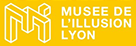 Logo du Musée de l’Illusion Lyon, partenaire officiel d’Anthony James